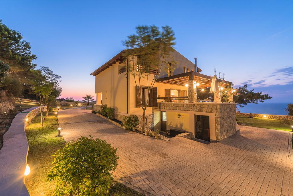 Villa Russelia Kalavarda Luaran gambar