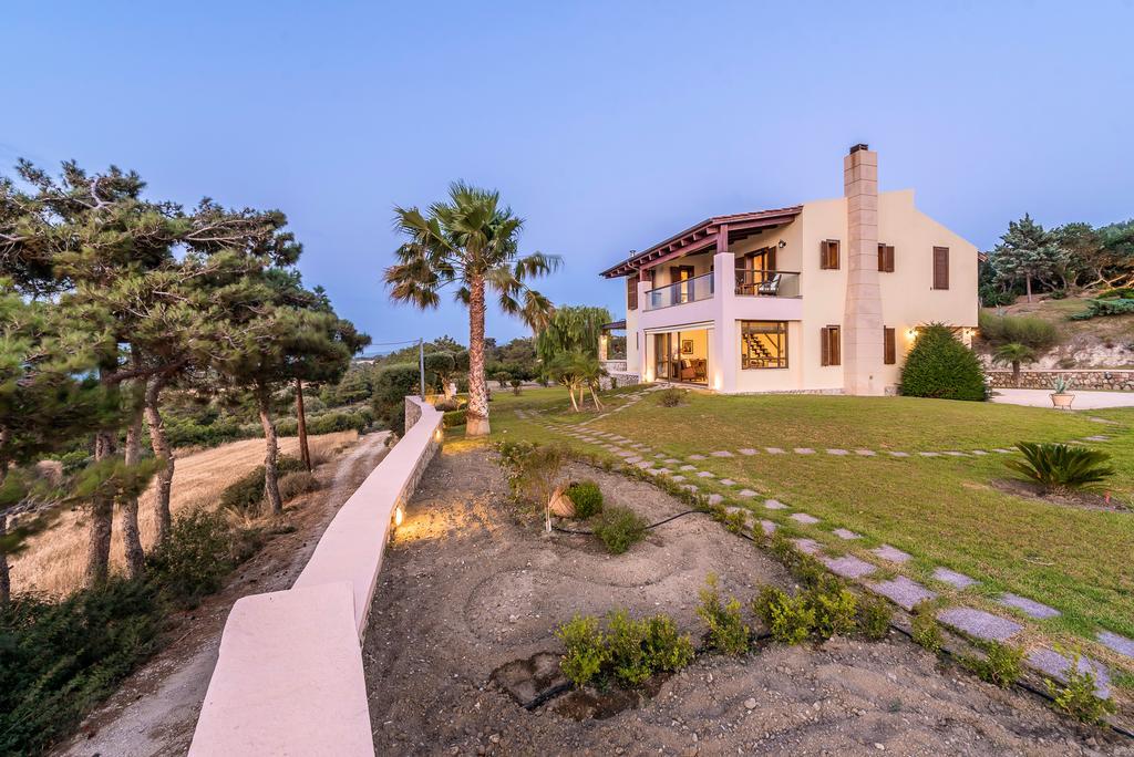 Villa Russelia Kalavarda Luaran gambar