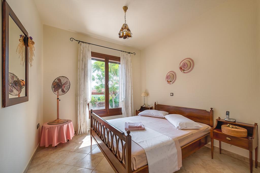 Villa Russelia Kalavarda Luaran gambar