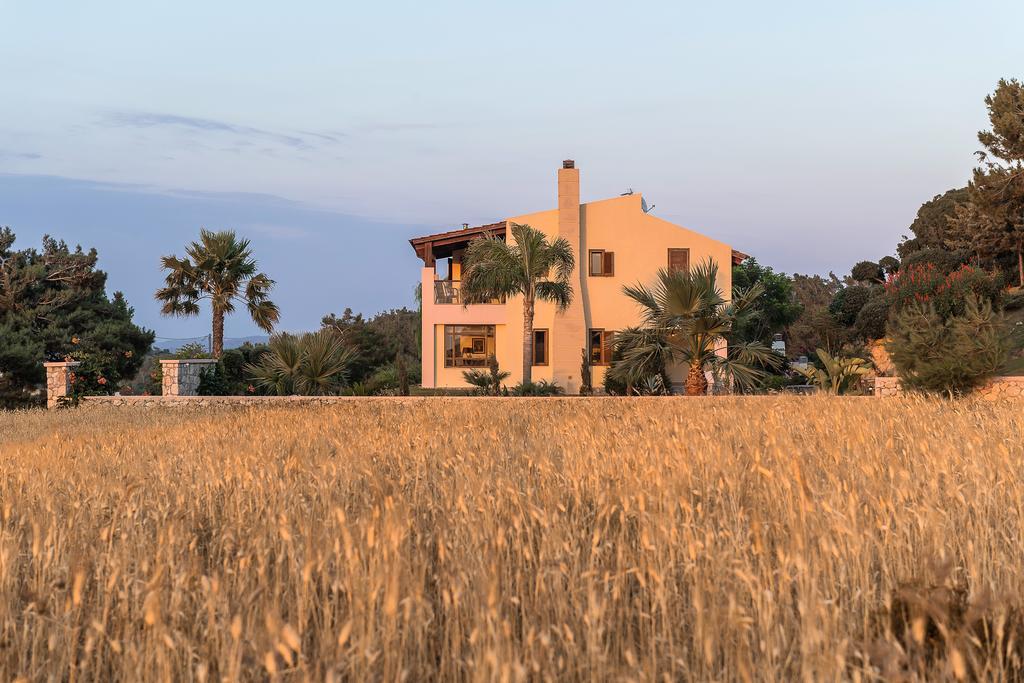 Villa Russelia Kalavarda Luaran gambar