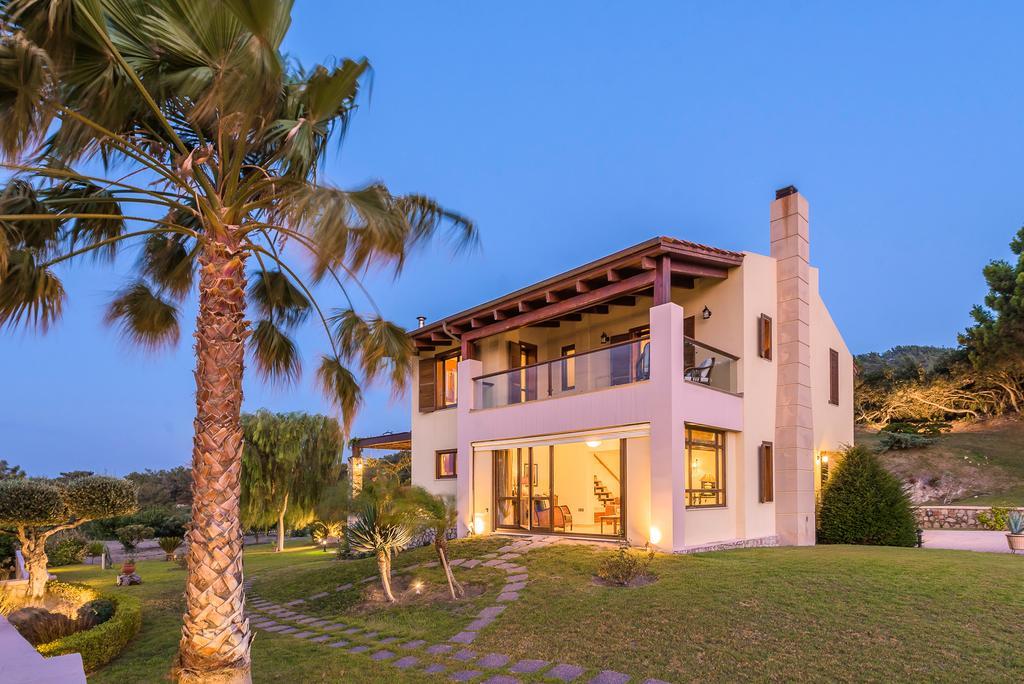 Villa Russelia Kalavarda Luaran gambar